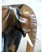 Eléphant en ébène royal