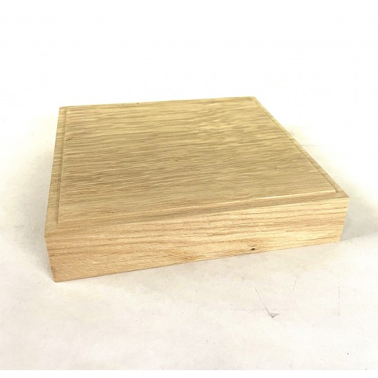 Socle en chêne pour statue...