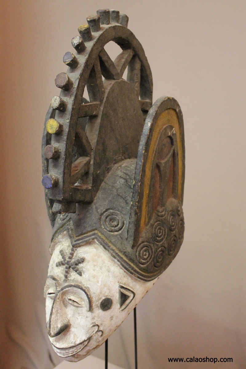 Casque Igbo de jeune femme defunte